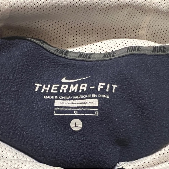 Nike Youth L Therma-fit Polyester hoodie with white accents and swoosh - Picture 6 of 8